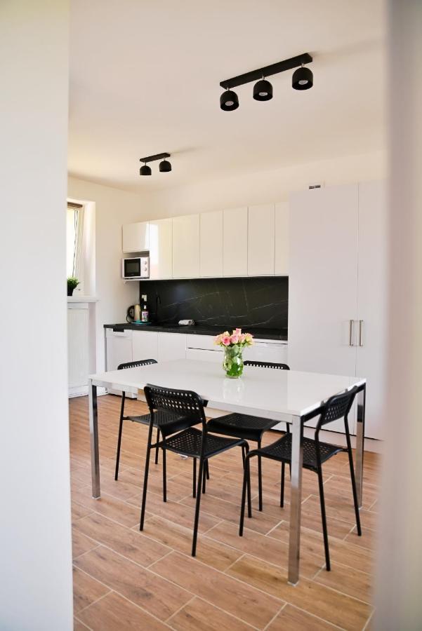 Apartamenty Lotnisko Leszno Leszno  Zewnętrze zdjęcie